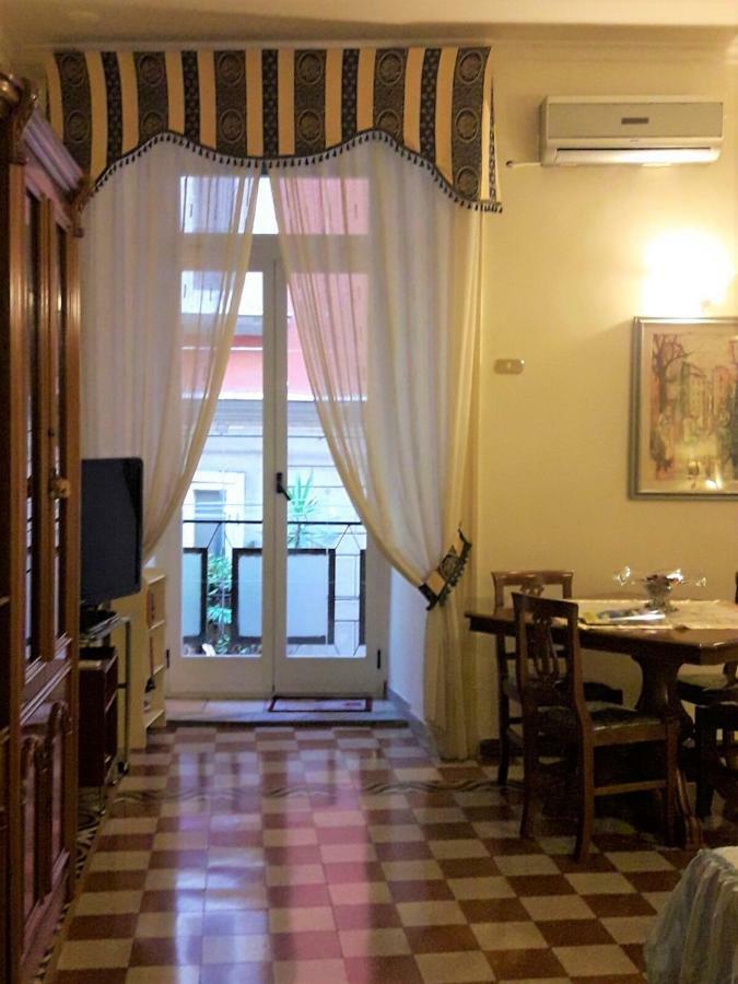 דירות נאפולי Casa Lillina A Toledo , Near Piazza Del Plebiscito מראה חיצוני תמונה