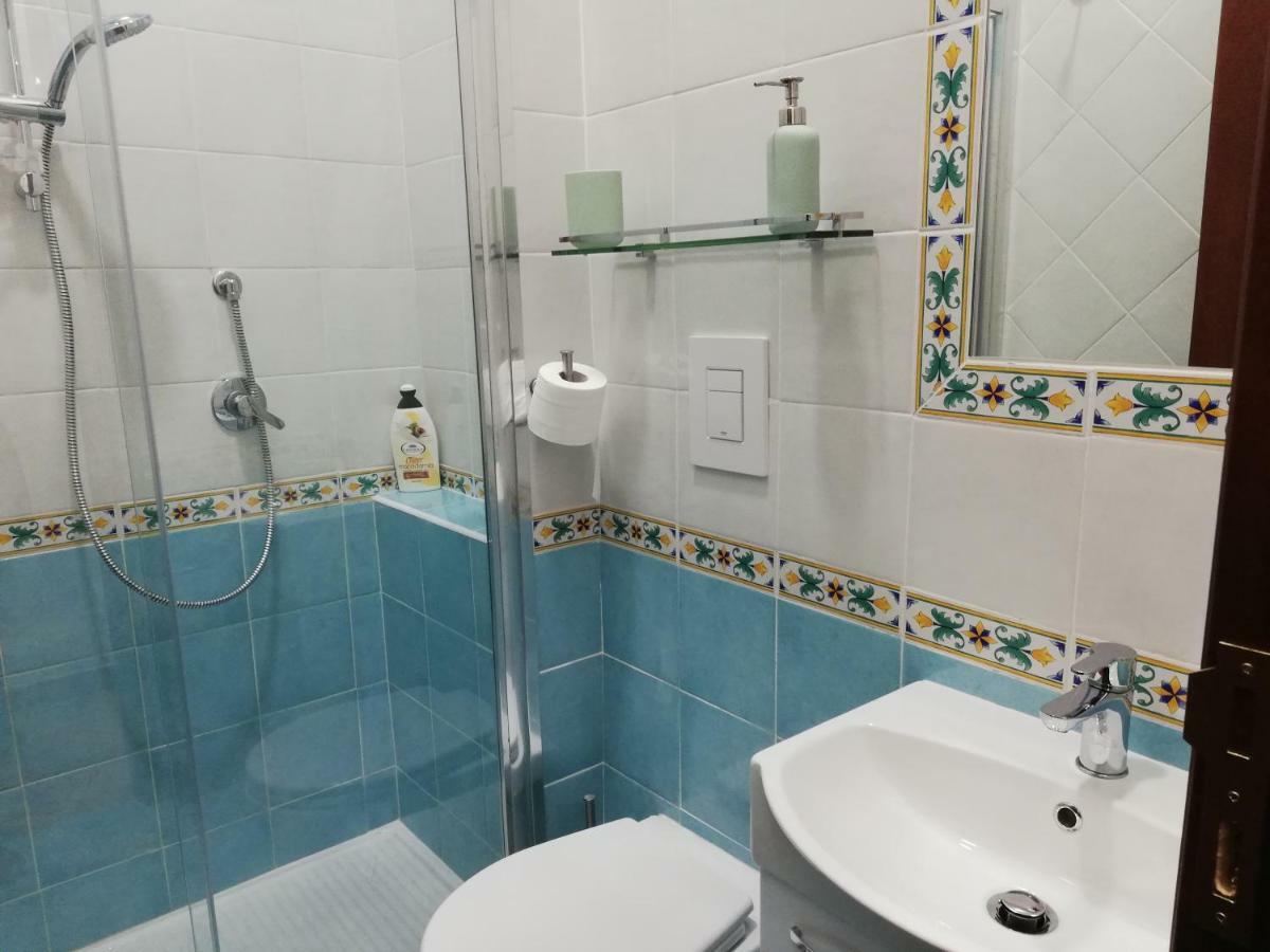 דירות נאפולי Casa Lillina A Toledo , Near Piazza Del Plebiscito מראה חיצוני תמונה